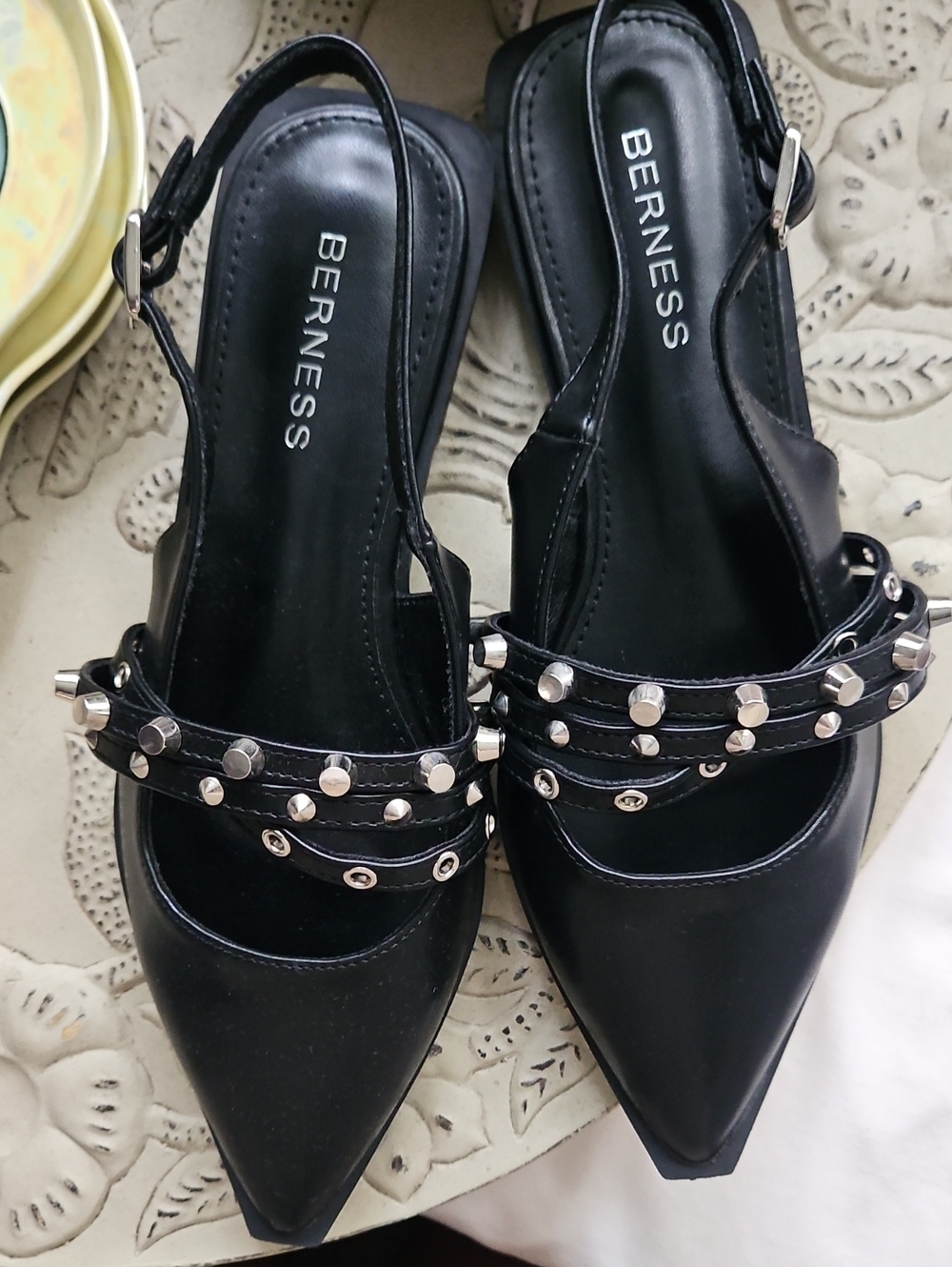 🎱🎱🎱BERNESS Black Studded Slingback Heels🎱🎱🎱
